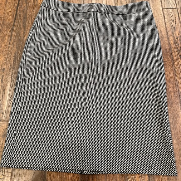 Ann Taylor Dresses & Skirts - Ann Taylor Skirt